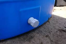 Отвод пластиковый с заглушкой 1 1/4&quot;